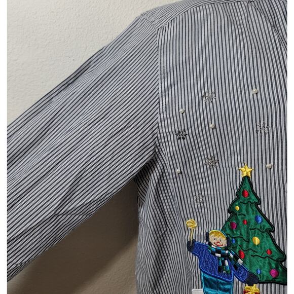 VTG Karen Scott Blue Striped Christmas Embroidered Scene Button Up Top Large - Picture 7 of 7
